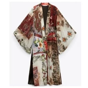 ZARA Patchwork bedruckter Kimono BLOGGER FAV Größe X Small - Bild 1 von 10