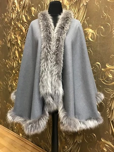CAPE PONCHO UMHANG STOLA MIT FUCHS PELZ GRAU PELZ CAPE PELZ STOLA FUCHS мыс 開普敦 - Bild 1 von 9