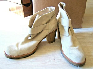 Botas Ugg Australia Brienne Tacón Suela de Goma Beige Gamuza Forro Piel de Oveja 9.5 3212 - Imagen 1 de 12