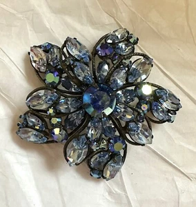 Prendedor de flores estrella estrás azul vintage Regency - Imagen 1 de 4