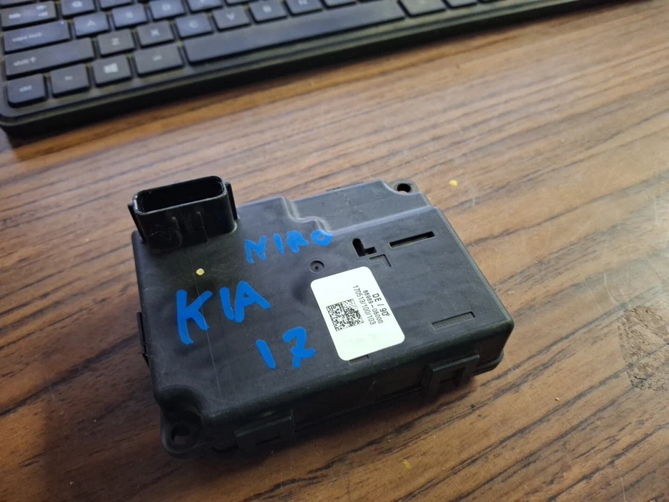2017-2022 OEM Kia Niro AC Air Conditioner Heater Actuator Motor 86969-G5000 - Image 1 of 4