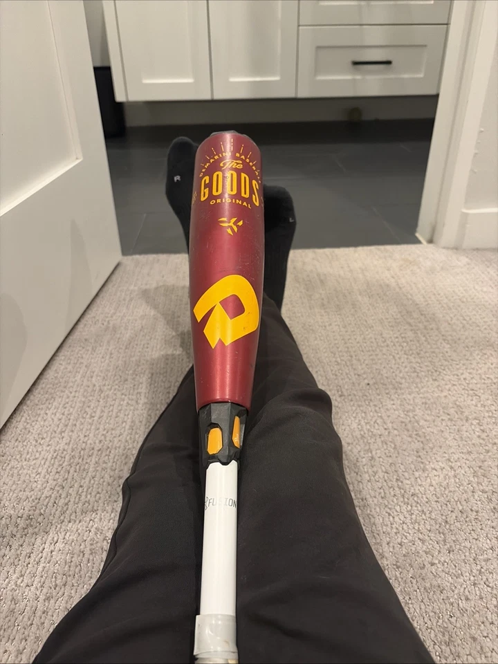 Bate de béisbol juvenil 2023 Demarini The Goods EE. UU. (-10) Foto 1 de 1