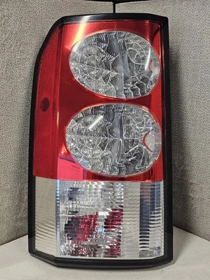 Lanterna traseira de LED para motorista esquerdo Land Rover LR4 2010-2013 com marcador lateral - Imagem 1 de 4