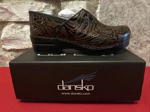 Dansko Women's Shoes 41 Professional Brown Tooled Leather Clogs 10.5-11 *NIB - Bild 1 von 7