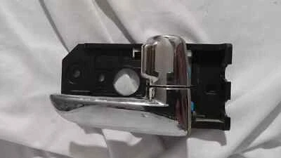 2005-2009 Kia Spectra Right Front Passenger Side Interior Door Handle OEM - Image 1 of 4