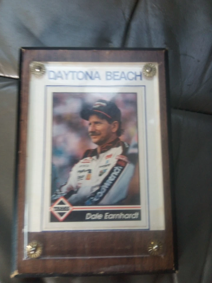 A Dale Earnhardt sr Traks Daytona Beach 1992 Card - Image 1 of 1