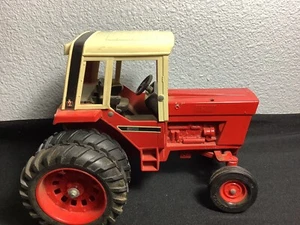 Vintage ERTL IH International Harvester 1586 Tractor 1/16 scale - Picture 1 of 6