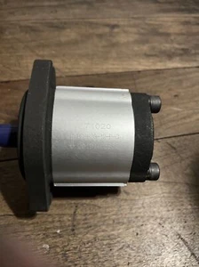 NEW! Dynamic Hyd Gear Pump 0.73 cu.in/rev, 5/8 Dia. Straight Shaft, 11.38 GPM!! - Picture 1 of 6