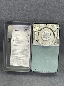 Paragon 8045-20 Defrost Timer, 208/240V, Spdt Switch - Picture 1 of 5