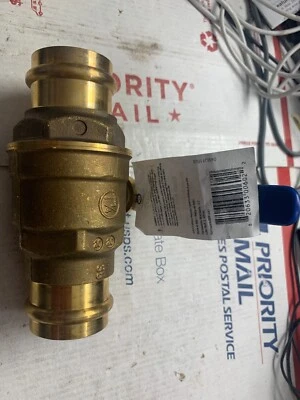 Homewerks Brass 1 1/4"Brass Ball Valve Made in Italy - Image 1 of 4