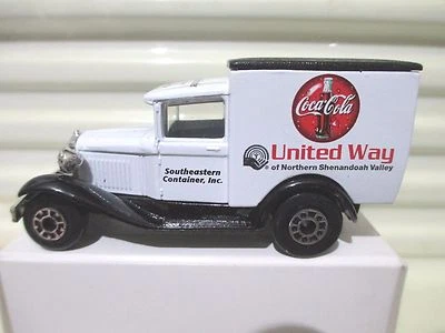 Matchbox MB38 2003 SOUTHEASTERN CONTAINER INC. New Mint in a C9.5 New Mint Box - Image 1 of 4