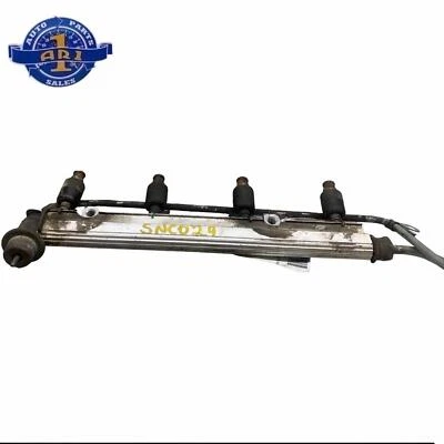 Fuel Rail With Injectors Pontiac Grand Am 2.4L 4-146 1996-1999 OEM Foto 1 de 4