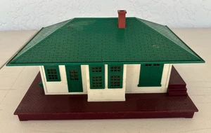 Estación de tren iluminada vintage Lionel 132 calibre O, sin probar - Imagen 1 de 9