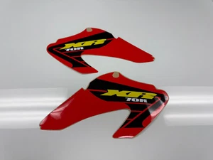 HONDA XR70R XR 70R XR 70 R XR70 RADIATOR SHROUD GRAPHICS DECALS 2001 2002 2003 - Foto 1 di 7
