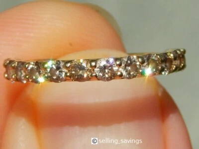 18K YELLOW GOLD 1.00 TCW CHAMPAGNE DIAMOND 2.7 MM STACKING / SOLO BAND RING - Image 1 of 4
