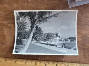 Foto turística vintage de 1930 de Nicholas Cornhill de Waikiki Beach Honolulu Hawaii - Imagen 1 de 2