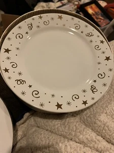 Pampered Chef Set 4-8" Dessert Plates 1996 White Gold Celebration Stars Dish Box - Picture 1 of 7