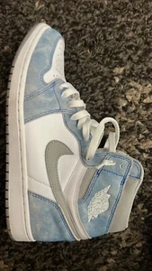 Size 10.5 - Jordan 1 Retro OG High Hyper Royal Lightly Used Great condition - Picture 1 of 6