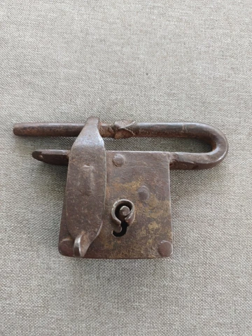 RARE Original Antique  BLACKSMITH HAND WROUGHT Bar Lock 18th Century Spain-Peru Cover
