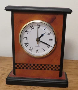 Quartz Desktop Clock Made in Taiwan Unbranded Faux Wood 7.5"H x 6"W Tested Works - Picture 1 of 7