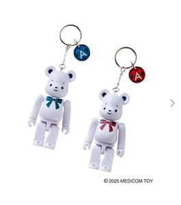 BE@RBRICK Familiar Collaboration Charm blau M Alphabet 7cm Schlüsselanhänger limitiert - Bild 1 von 10