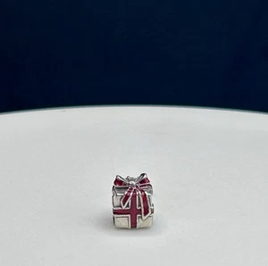 Vintage Pandora Presente Esmaltado Cinta Roja Dije Plata Esterlina - Imagen 1 de 4