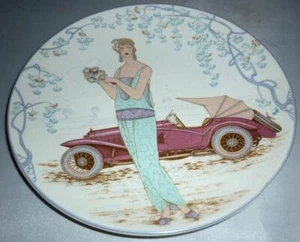 LOVELY VINTAGE RETRO POOLE POTTERY LADY WITH CAR SMALL DECORATIVE PLATE 162 - Picture 1 of 1