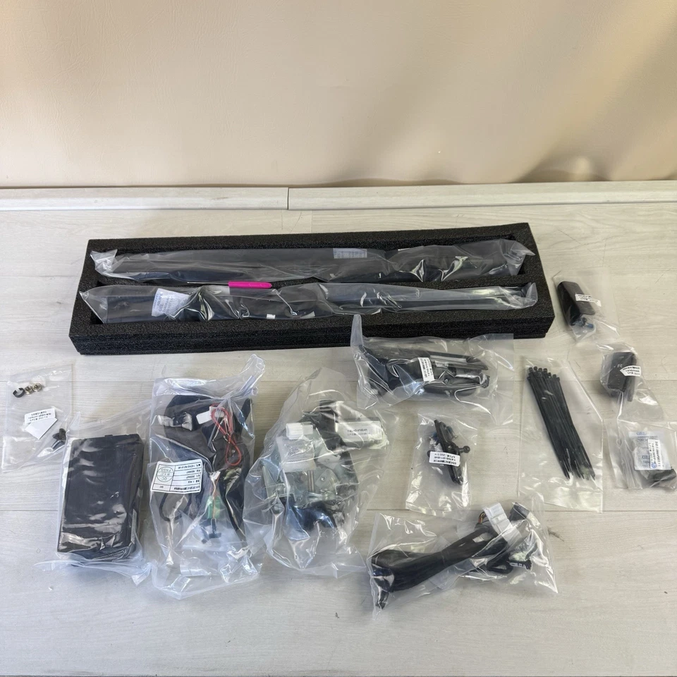 Kit de reacondicionamiento de puerta levadiza eléctrica automatizada AIE Toyota Land Cruiser J300 2021-2023 Foto 1 de 4