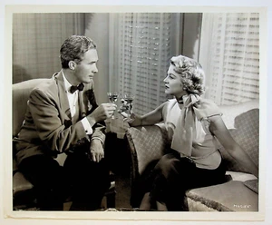 1951 duro rápido y hermoso con Claire Trevor foto original película todavía 55 - Imagen 1 de 2
