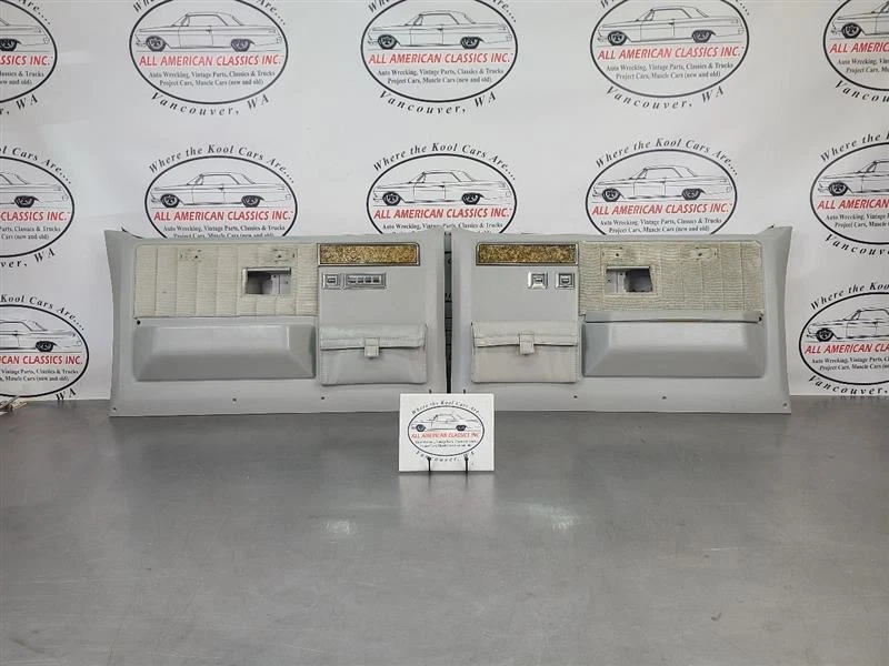 Par de molduras de panel de puerta delantera Chevy/GMC Suburban 1981-91 gris eléctrico/grano madera Foto 1 de 4