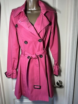 Precioso! Gabardina VERDE CON ENVIDIA Rosa Pequeña Usada en Excelente Condición! Barbie Core! Foto 1 de 4