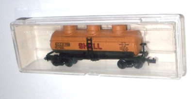 Model Power 3416 N Scale Shell Oil SCCX 1105 Yellow 3-Dome Tanker Car New! - Image 1 of 4