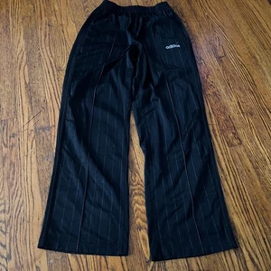 Pantaloni da pista vintage Y2K Adidas gessato neri uomo piccoli rilassati hip hop - Foto 1 di 8