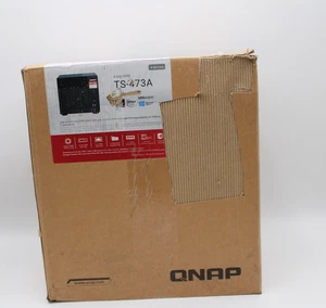 NAS QNAP TS-473A-8G-US AMD Ryzen Embedded V1500B 2,2 GHz 4 baies 2,5 GbE - - Photo 1/7