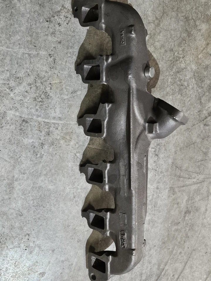 Выпускной коллектор DORMAN 674-173 для некоторых моделей Ford 65-83 - Изображение 1 из 4