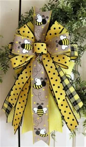 10 " FARMHOUSE BUMBLEBEE WIRED BOW WREATH LIGHT POST # 176 - Picture 1 of 4