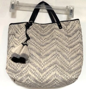 WOW! Nuevo Bolso de Mano Kempton & Co. de Cuero Tejido Gris Blanco $475 - Imagen 1 de 1