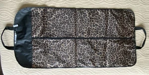NEU MIT ETIKETT CHICO'S LEOPARD REISE KLEIDERSACK DURCHGEHENDER REISSVERSCHLUSS ANIMAL PRINT NYLON MEHRFARBIG - Bild 1 von 7