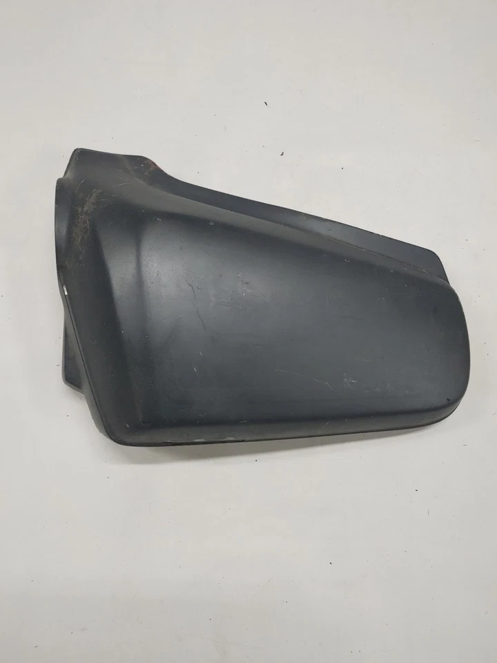 Capa lateral esquerda 1980 Honda CM400C 83700-448-770 - Imagem 1 de 4