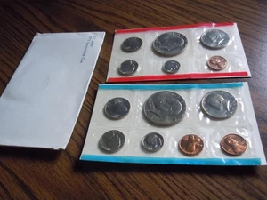 1973 U.S MINT SET(13 coins) sealed in original US MINT PACKAGING - 2 IKE dollars - Picture 1 of 11