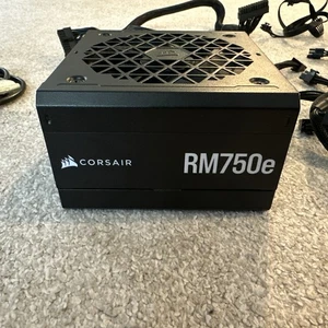 Corsair RM750e 750W Modular Low-Noise ATX Power Supply - Afbeelding 1 van 12