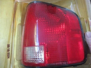 1994-2002 Chevy S10 GMC Sonoma S15 Right tail light Red and clear Lens new - Picture 1 of 3