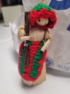 Christmas Corn Husk Woman With Apron Dress Broom - Picture 1 of 1