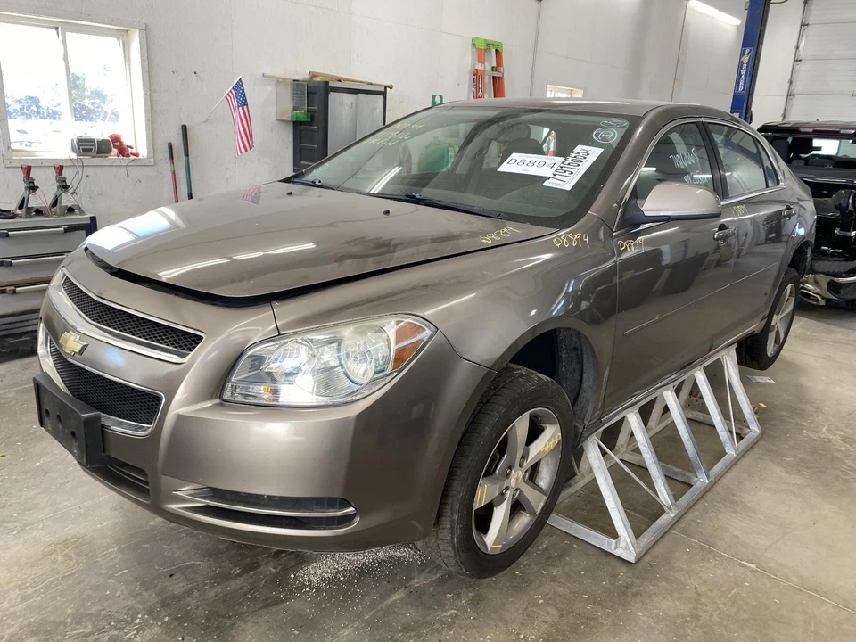 Used Front Right Seat Belt Front fits: 2011 Chevrolet Malibu bucket passenger re Foto 1 de 4