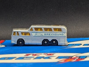Lesney Matchbox - # 66 Silver Greyhound Bus - Picture 1 of 6