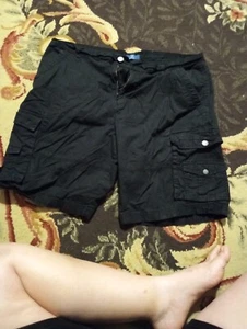Size 38 George Black cargo shorts - Picture 1 of 3