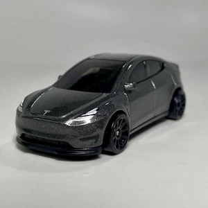 Tesla Model Y Grey 1:64 Scale Diecast Diorama Model Car #37 - Picture 1 of 10