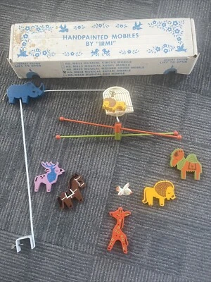 Móvil safari musical vintage Irmi pintado a mano Foto 1 de 4