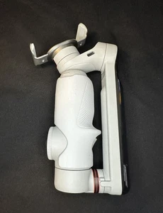 Insta 360 Flow Gimbal Smartphone Powered 3-Axis Stabilization WORKS, MISSING LEG - Picture 1 of 15