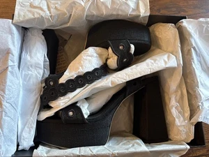 Sandalias Larroudé Dolly Broderie para mujer talla 10 negras EE. UU. nuevas en caja - Imagen 1 de 11